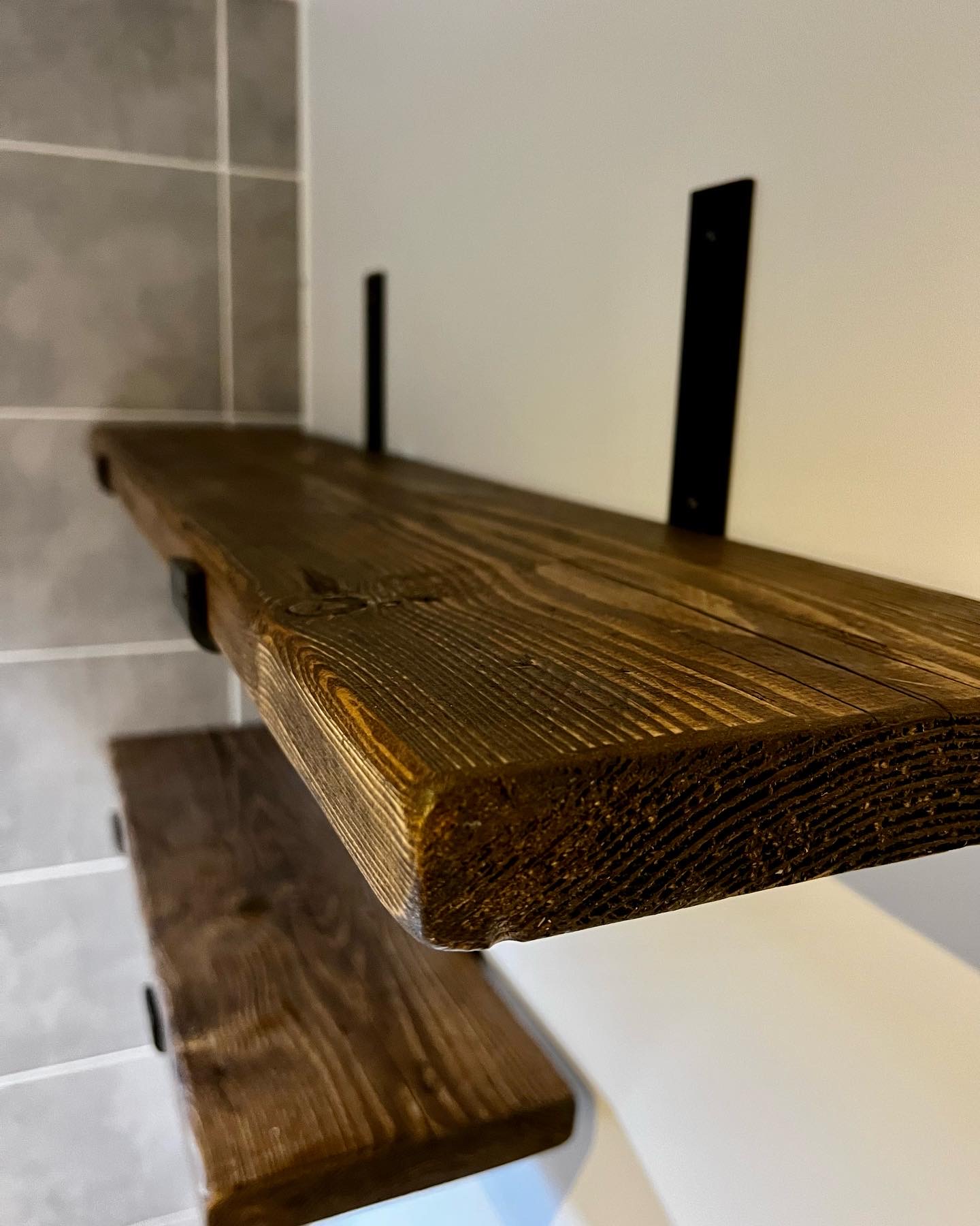 Étagères murales sur mesure