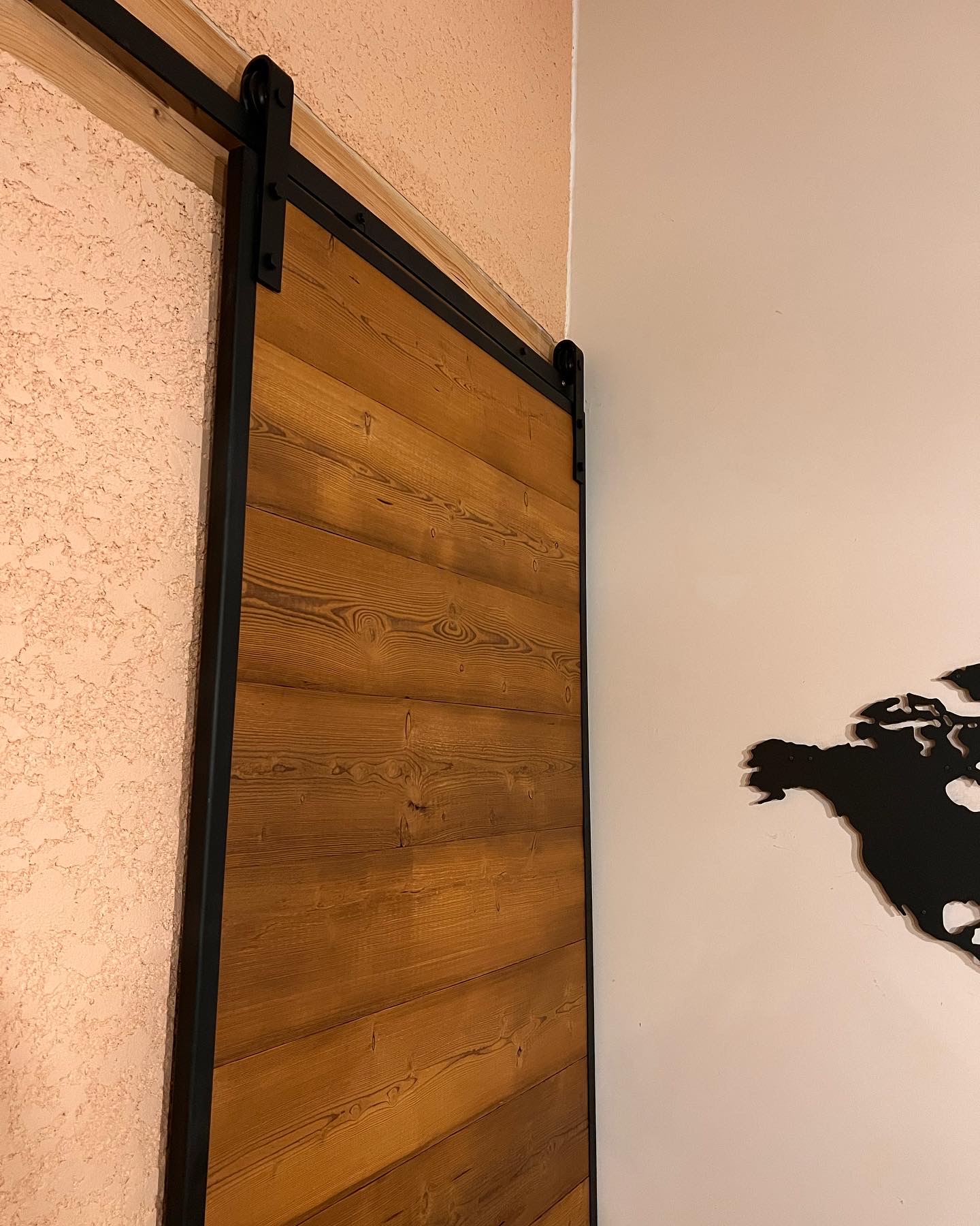 Porte coulissante sur rail